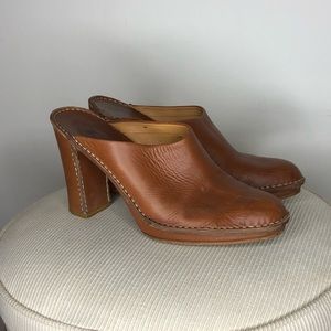 70s Style brown leather clogs